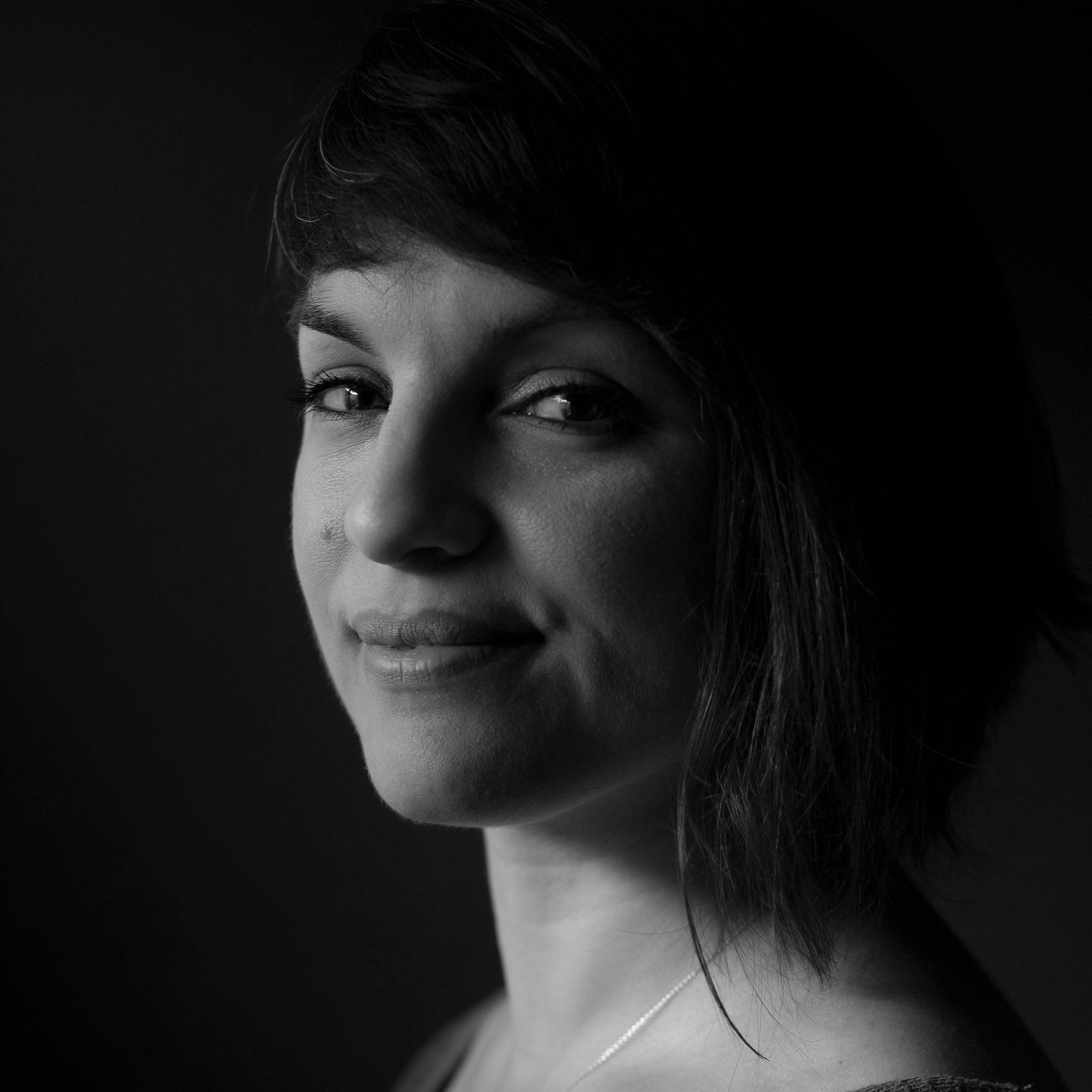 Guzm%C3%A1n-M%C3%B3nica-BlackandWhite-2022.jpg